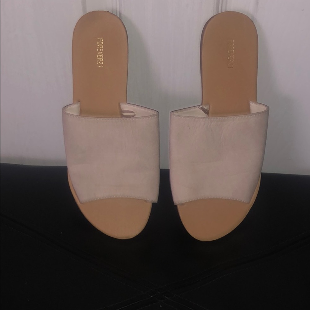 Women’s Slippers/Flats?
